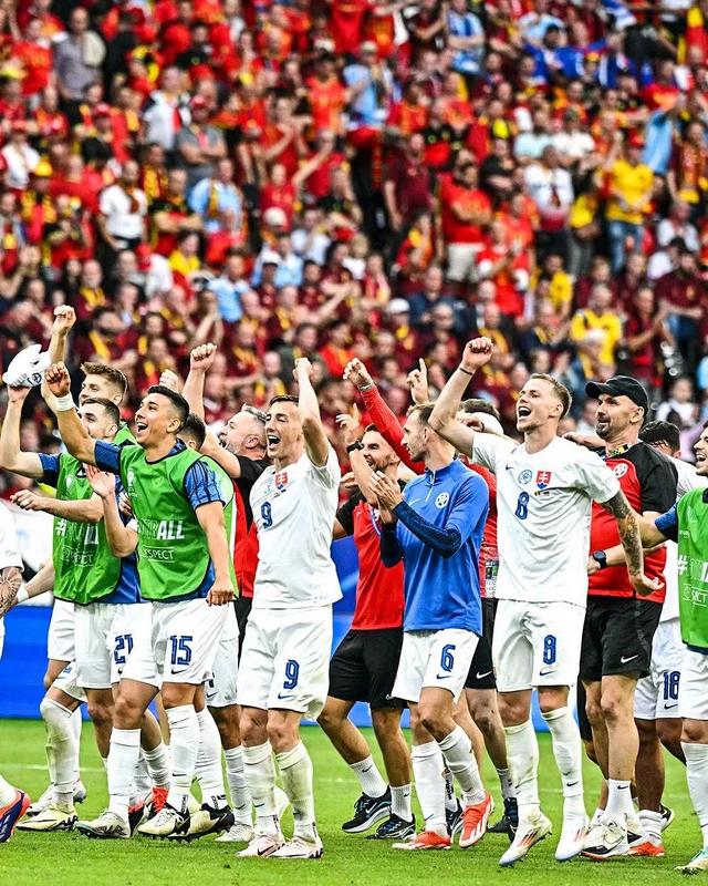 曼联主帅变阵大放权，助球队重拾胜利