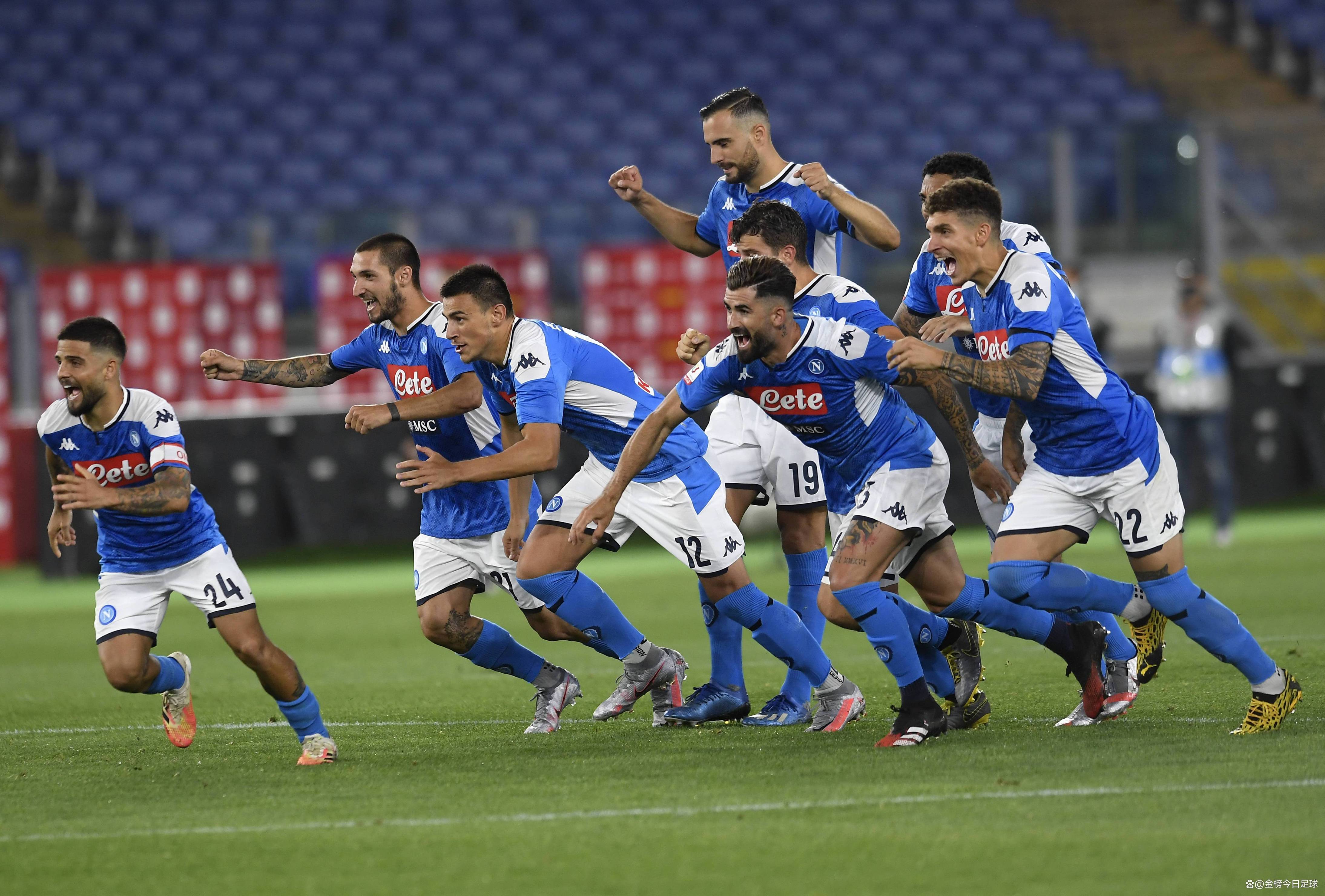 包含意甲比赛再掀狂热局面，引发广泛关注的词条